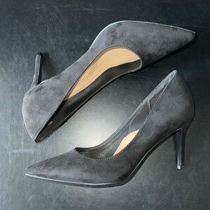 🆕 JUSTFAB Black Suede Pumps